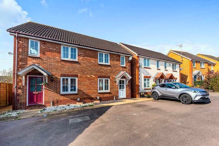 2 Bedroom House To Rent In Fairfield Way, Stevenage, Hertfordshire, SG1