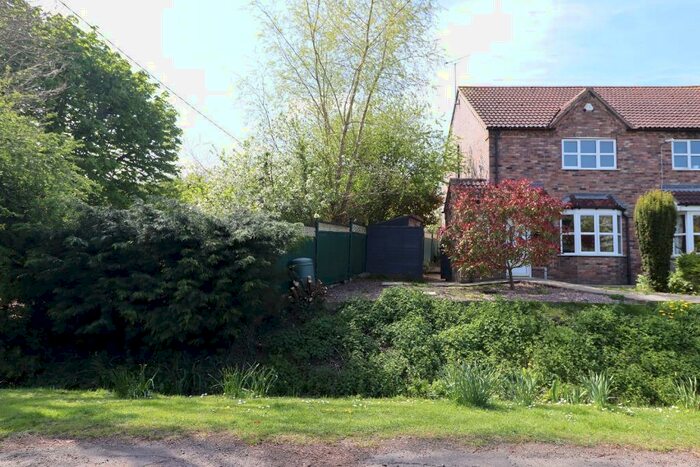 3 Bedroom Semi-Detached House To Rent In Church Lane, Timberland, Timberland, LN4