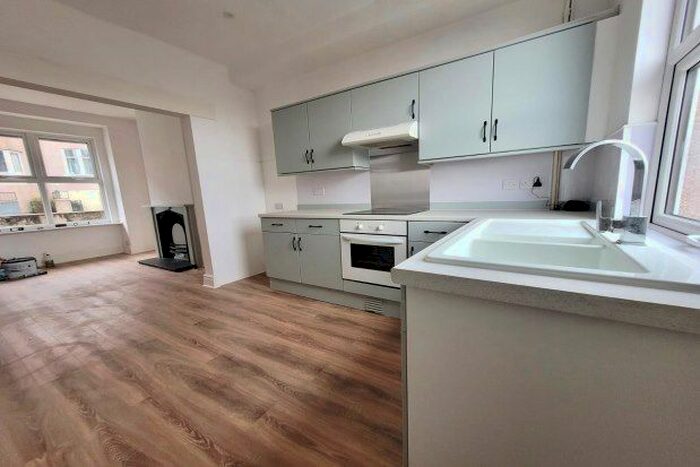 2 Bedroom Property To Rent In Grange Road, Bae Colwyn, LL29