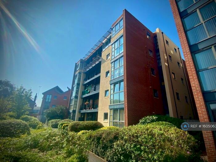 2 Bedroom Flat To Rent In Copper Place, Manchester, M14