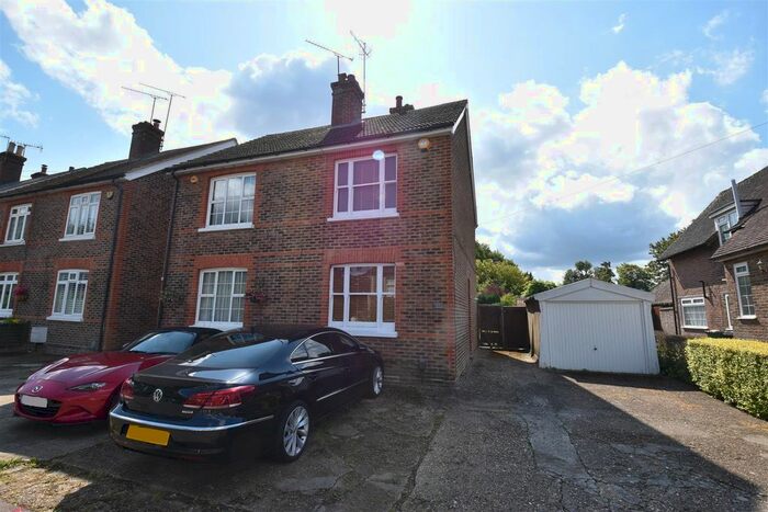 3 Bedroom Property To Rent In Church Road, Horley, RH6