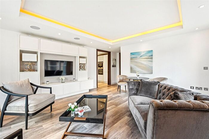 2 Bedroom Flat To Rent In Distillery Wharf, Regatta Lane, London, W6