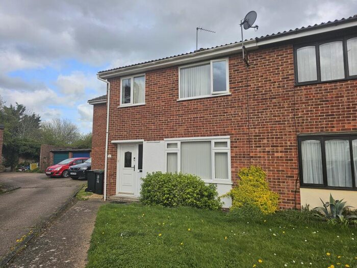 4 Bedroom House To Rent In Langham Road, Raunds, Wellingborough, NN9
