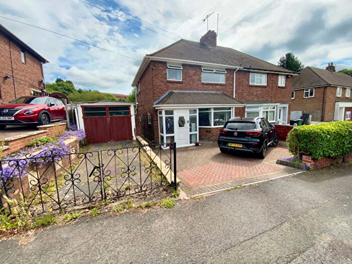 3 Bedroom Semi-Detached House For Sale In Knowle Hill Road, Dudley, DY2