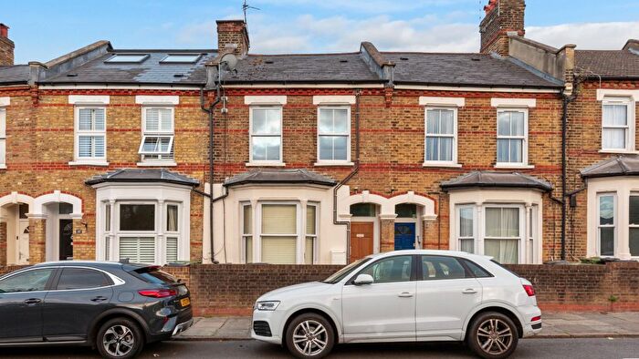 2 Bedroom Block Of Flats For Sale In Milkwood Road, London, SE24