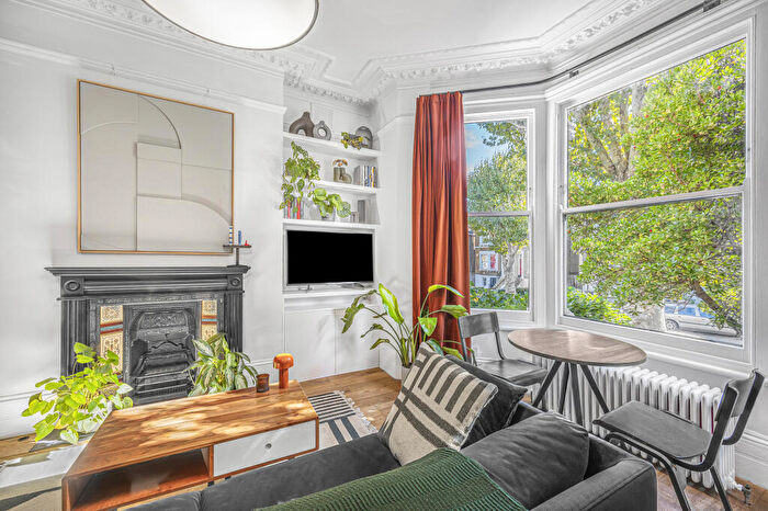 1 Bedroom Flat For Sale In Jerningham Road, London, SE14