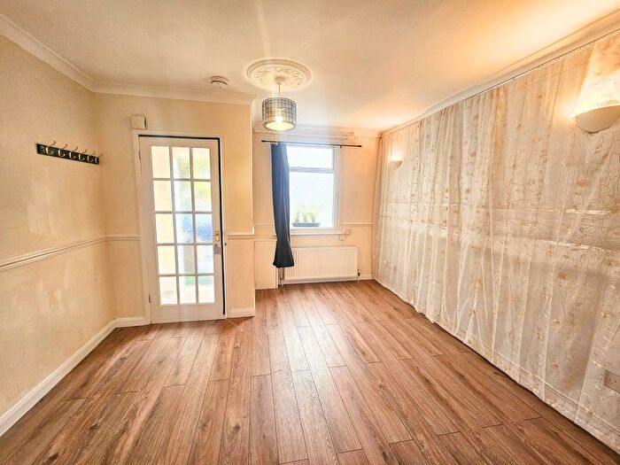 2 Bedroom End Of Terrace House To Rent In Watford, WD17