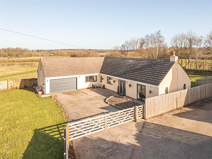 6 Bedroom Detached House For Sale In Barwick Road, Garforth, Leeds, LS25