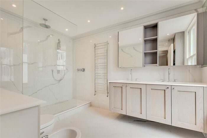 3 Bedroom Flat To Rent In Rutland Gate, Knightsbridge, London, SW7