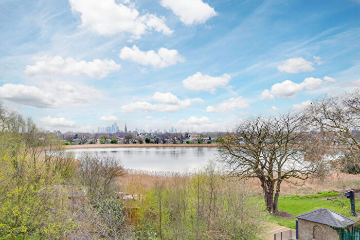 2 Bedroom Flat To Rent In Skylark Point, Newnton Close, N4