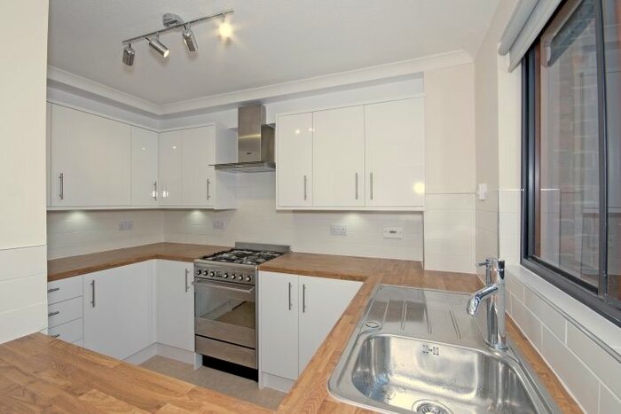 2 Bedroom Terraced House To Rent In Dale Close, Oxford OX1