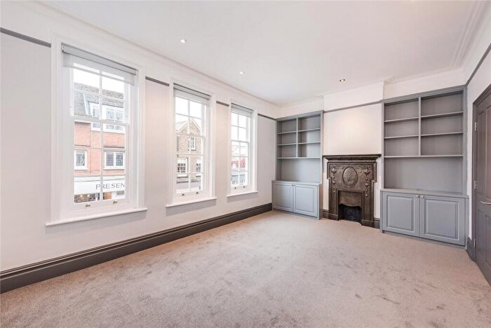 2 Bedroom Maisonette To Rent In Barnes High Street, London, SW13