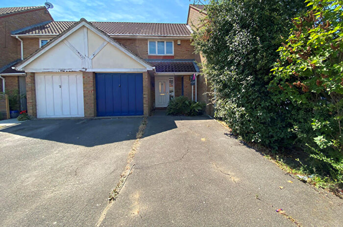 2 Bedroom Terraced House To Rent In Oakley Avenue, Rayleigh, SS6