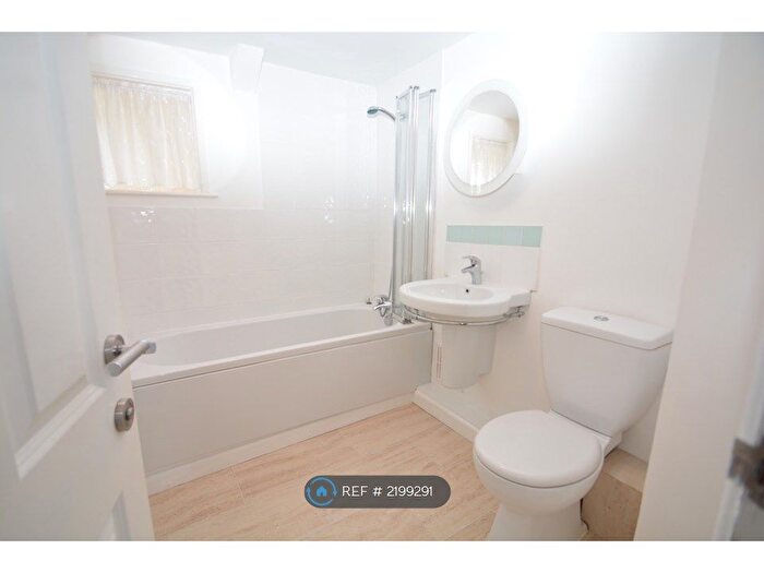 2 Bedroom Maisonette To Rent In Falmouth Road, Truro, TR1