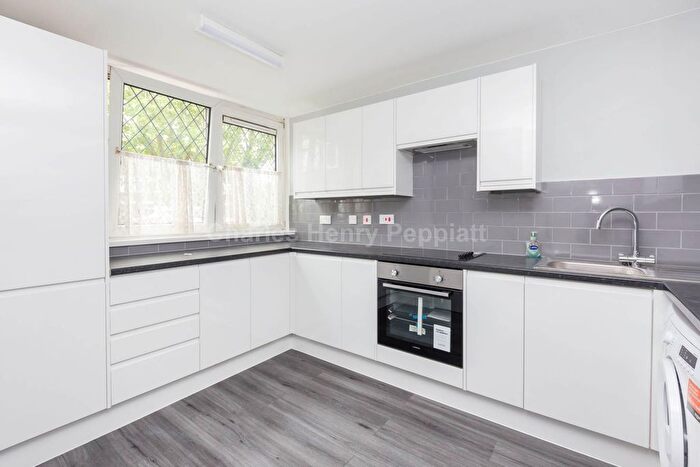 3 Bedroom Flat To Rent In Haverstock Road, London, NW5