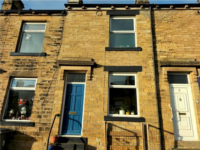 2 Bedroom Terraced House For Sale In Clarendon Terrace, Pudsey, LS28