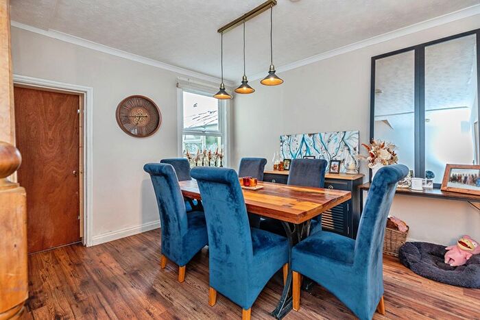 3 Bedroom Terraced House For Sale In Milner Road, Gillingham, Kent, ME7