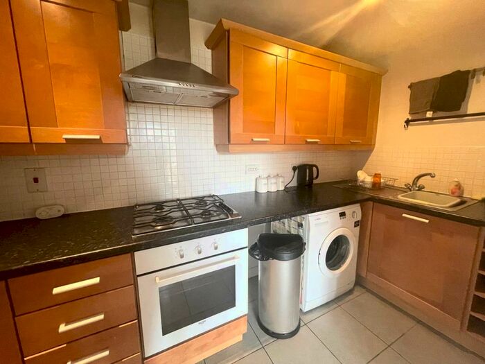 2 Bedroom Apartment To Rent In Apartment, Sandycroft Avenue, Manchester, M22