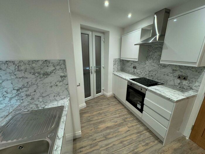 2 Bedroom Flat To Rent In Cross Maude Street, Leeds, LS9