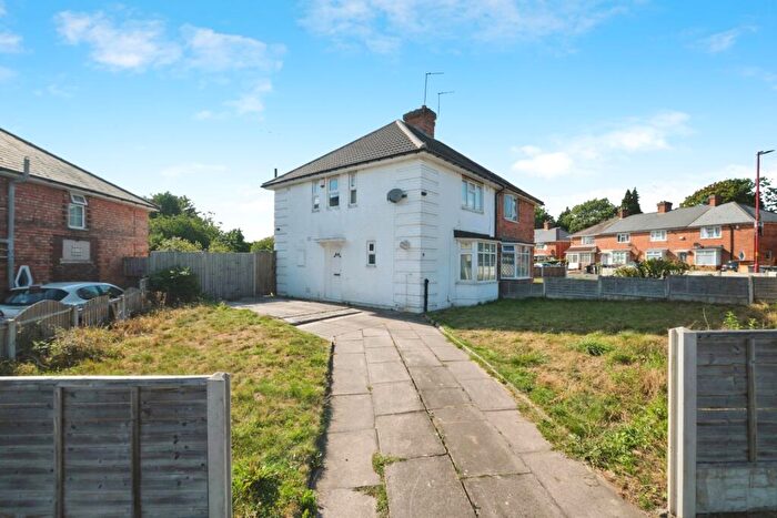 3 Bedroom Semi-Detached House For Sale In Petersham Road, Kingstanding, Birmingham, B44