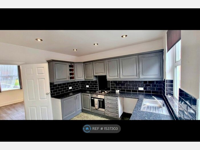 2 Bedroom Terraced House To Rent In Alexandra Road, Ashton-Under-Lyne, OL6