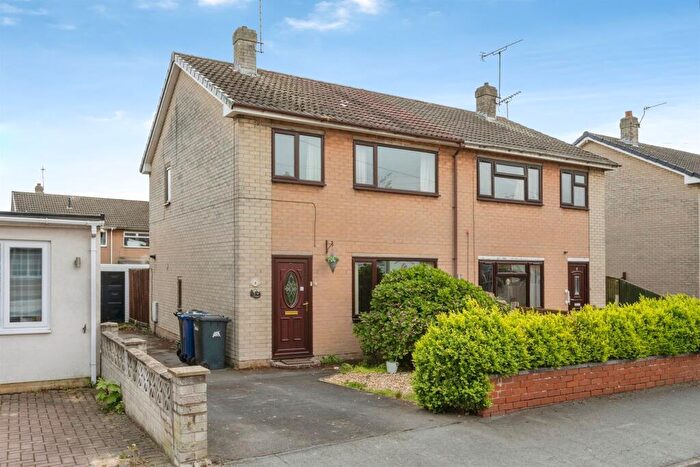 3 Bedroom Semi-Detached House For Sale In Ivatt Close, Bawtry, Doncaster, DN10