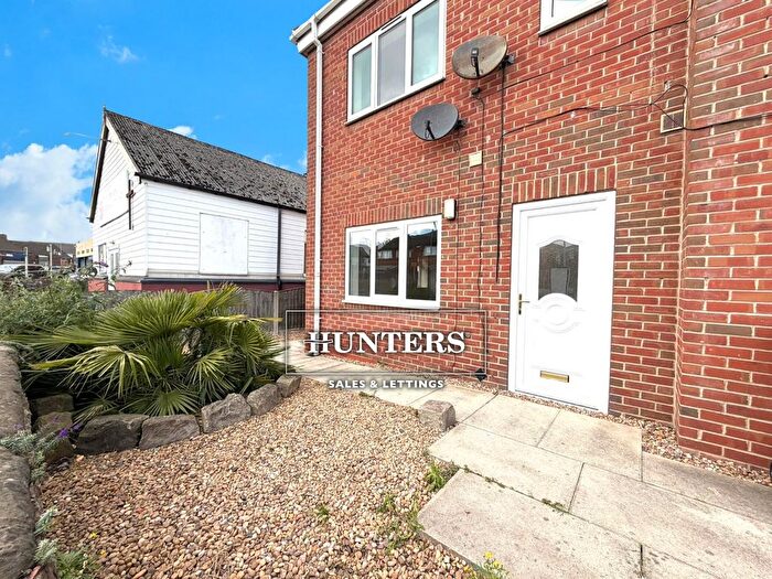 1 Bedroom Property To Rent In Weeland Road, Knottingley, WF11