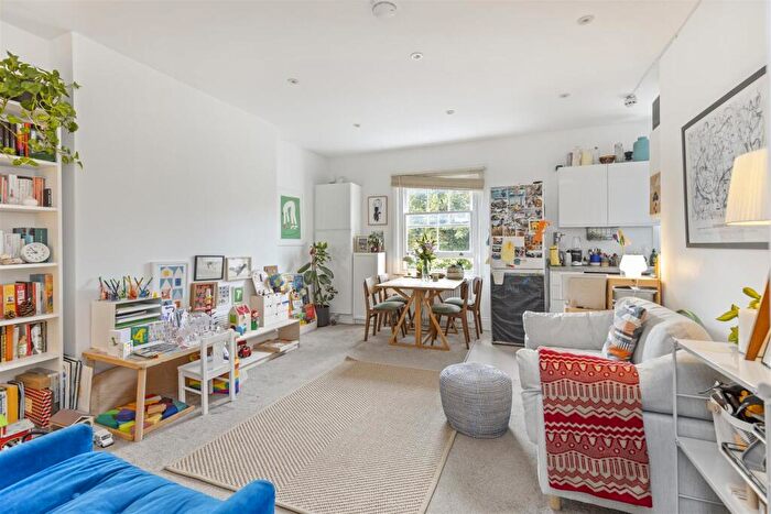 2 Bedroom Flat To Rent In Goldhurst Terrace, South Hampstead, NW6