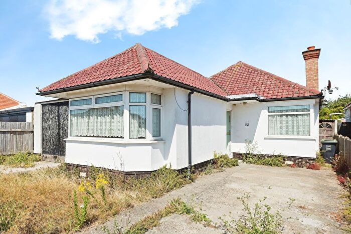 2 Bedroom Bungalow For Sale In Marrose Avenue, Ramsgate, Kent, CT12