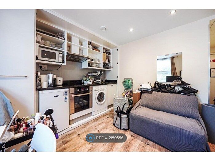 Studio To Rent In Fonthill Road, London Finsbury Park, N4