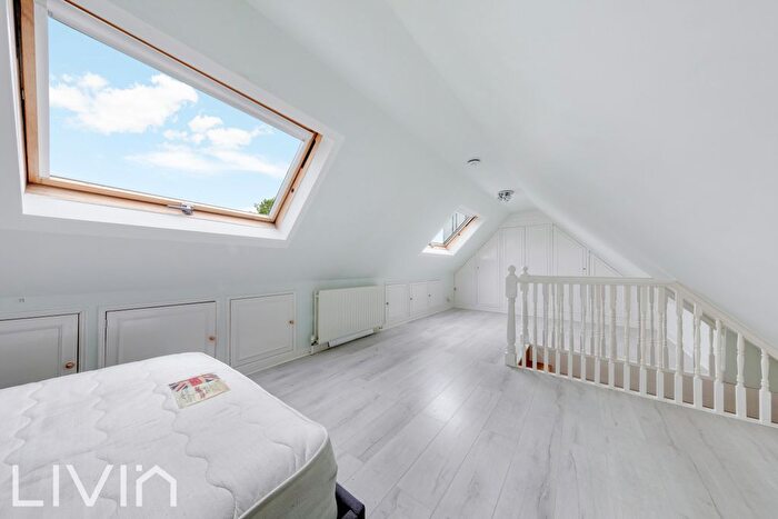 2 Bedroom Flat To Rent In Beech House Road, CR0