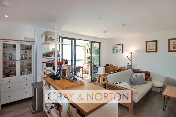 2 Bedroom Flat To Rent In Popular Walk, Croydon, CR0