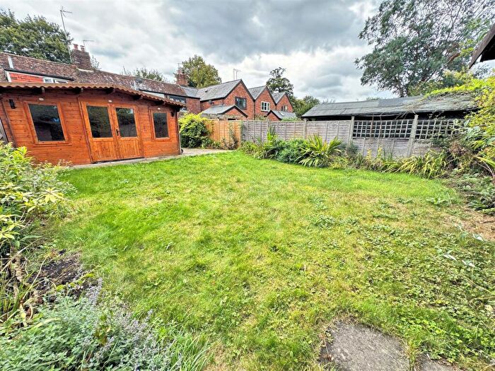 2 Bedroom Cottage To Rent In Terrick Row, Terrick, HP17