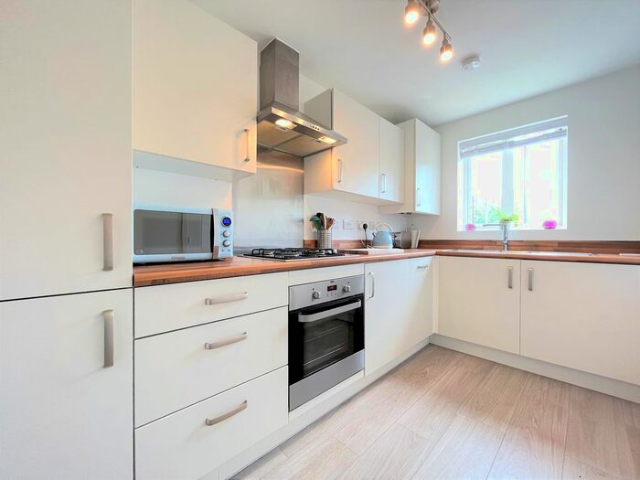 2 Bedroom Semi-Detached House For Sale In Roseacre Gardens, Warwick, CV34