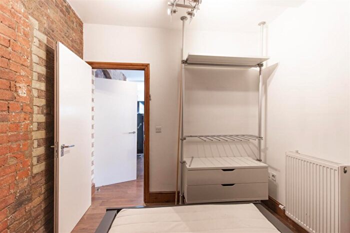 2 Bedroom Apartment To Rent In Prince Of Wales Passage, London, NW1