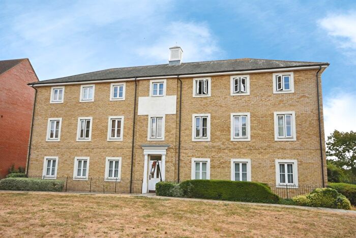 2 Bedroom Flat For Sale In Eastwood Park., Great Baddow, Chelmsford, CM2