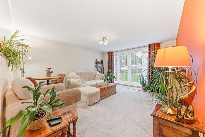 1 Bedroom Flat For Sale In Broadgate Lane, Horsforth, LS18