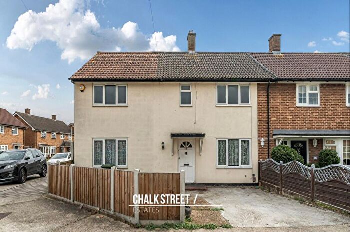 4 Bedroom End Of Terrace House For Sale In Broadhurst Walk, Rainham, RM13