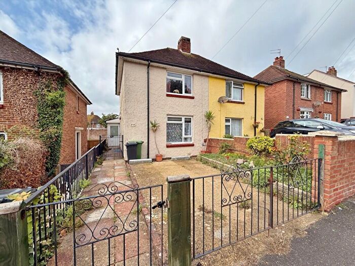 3 Bedroom Semi-Detached House For Sale In Boston Road, Wymering, PO6