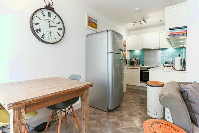 Studio To Rent In Sheet Street, Windsor, Berkshire, SL4