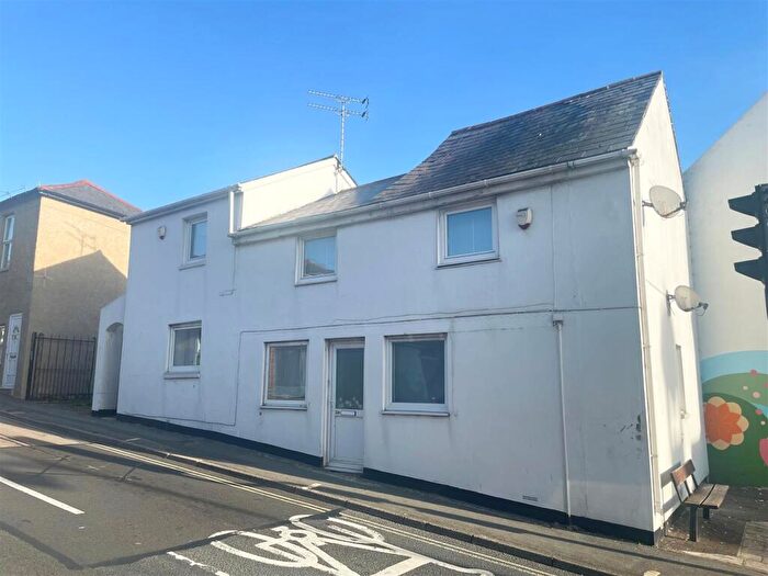 2 Bedroom Flat For Sale In Green Street, Ryde, PO33