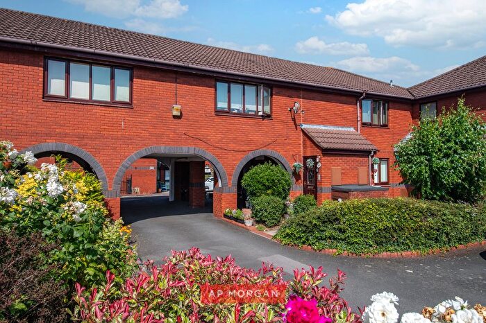 1 Bedroom Flat For Sale In Housman Park, Bromsgrove, Worcestershire, B60