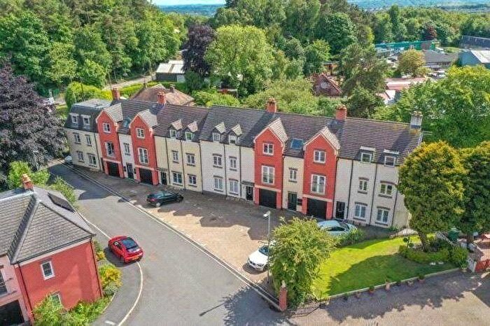 2 Bedroom Flat To Rent In Heath Hill, Dawley, Telford, Shropshire, TF4