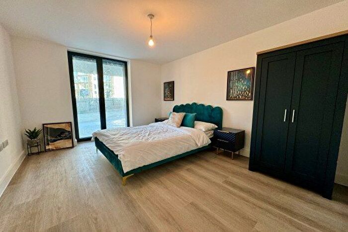 2 Bedroom Flat To Rent In Farnborough Road, Farnborough, GU14