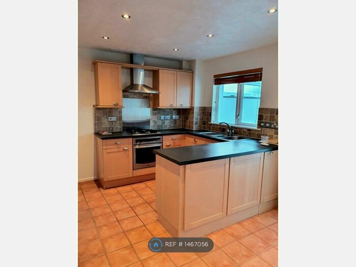 3 Bedroom End Of Terrace House To Rent In Payton Drive, Burgess Hill, RH15