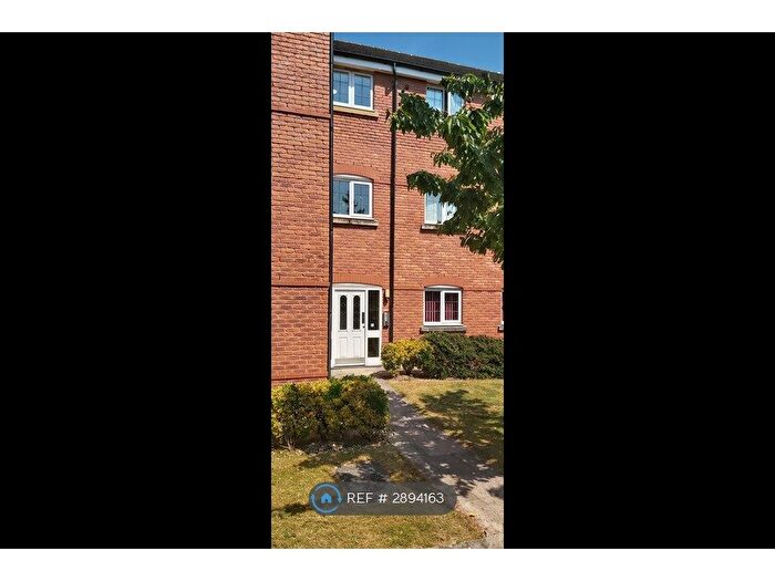 2 Bedroom Flat To Rent In Galingale View, Newcastle Under Lyme, ST5