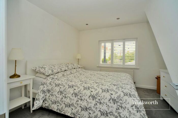2 Bedroom Semi-Detached House For Sale In Longfellow Road, Worcester Park, KT4