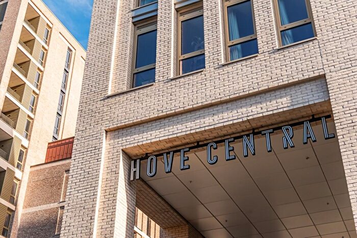 2 Bedroom Apartment To Rent In Hove Central, Boulevard Place Brighton, BN3