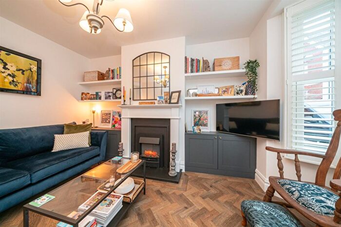 3 Bedroom Terraced House For Sale In Inkerman Road, St.Albans, AL1