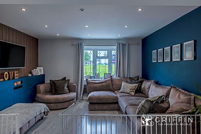 3 Bedroom Terraced House For Sale In Plover Gardens, Upminster, RM14